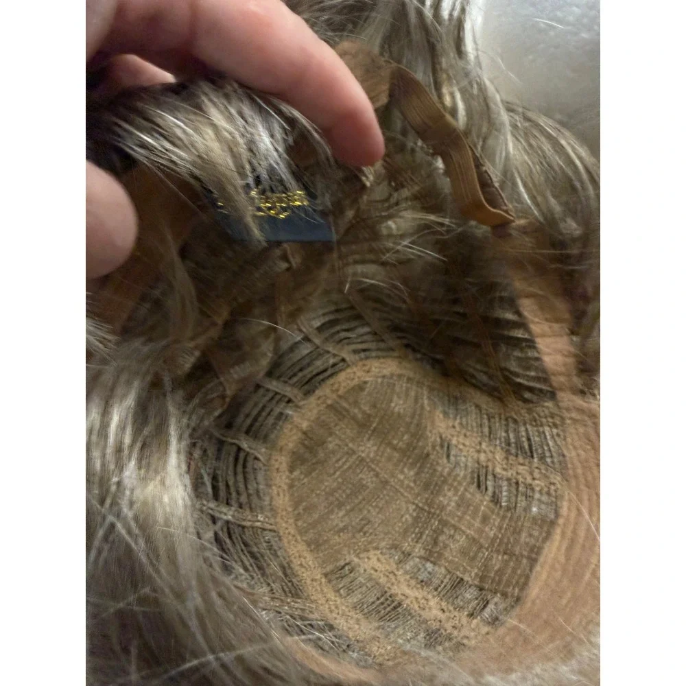 Tony of Beverly Short Wig Women OS Ash Blonde Excellent Layered Synthetic Pixie